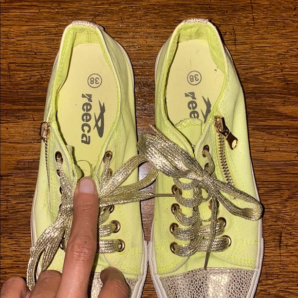 Reeca Sneakers - Picture 2 of 4